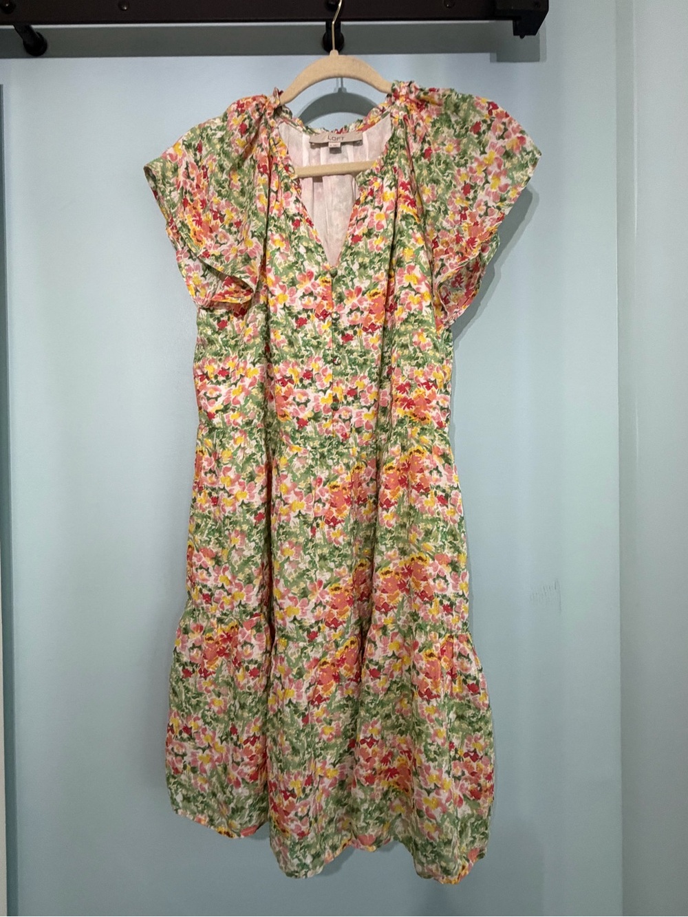 LOFT Women’s Medium Floral Tiered Midi Dress Flutter Sleeve Pink Green